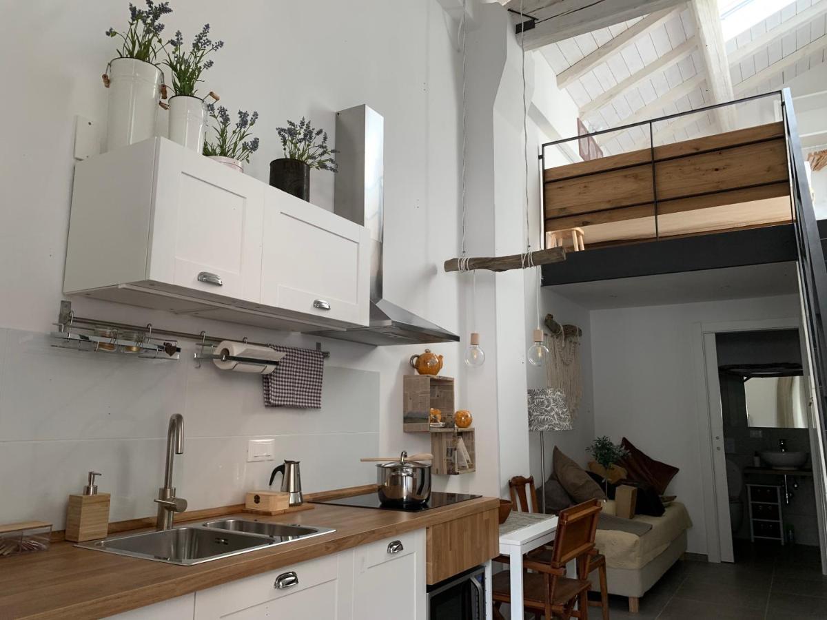 Metroloft Bed & Breakfast Bologna Bagian luar foto