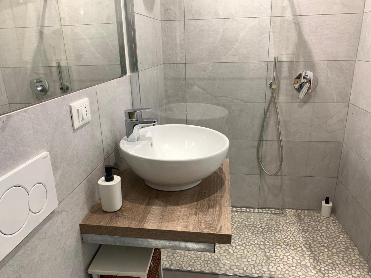 Metroloft Bed & Breakfast Bologna Bagian luar foto